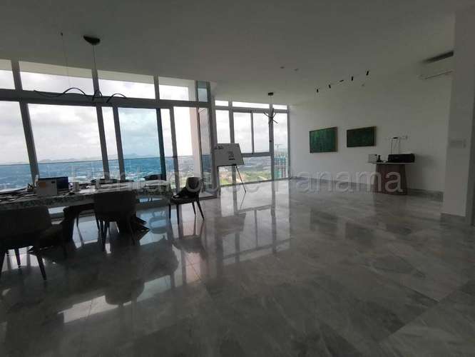 Penthouse en Alquiler en PH Ivy Tower, Santa María KC