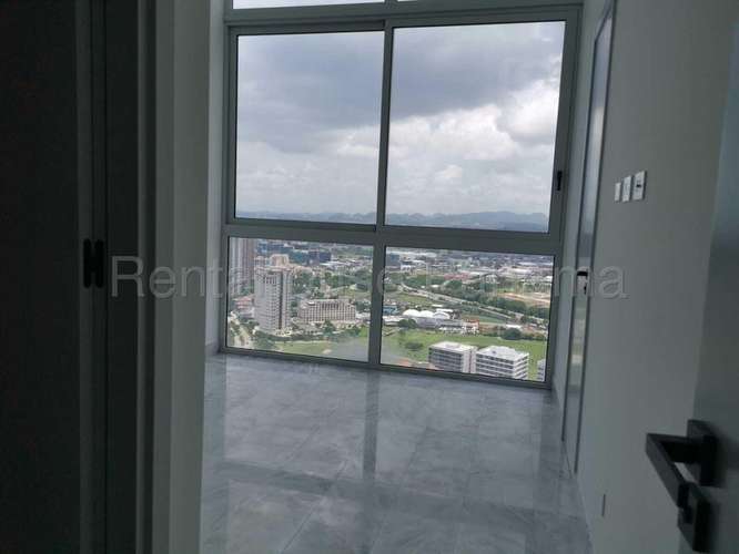 Penthouse en Alquiler en PH Ivy Tower, Santa María KC