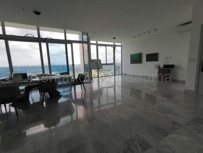 Penthouse en Alquiler en PH Ivy Tower, Santa María KC