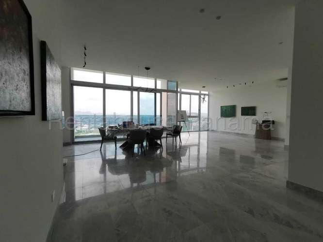 Penthouse en Alquiler en PH Ivy Tower, Santa María KC