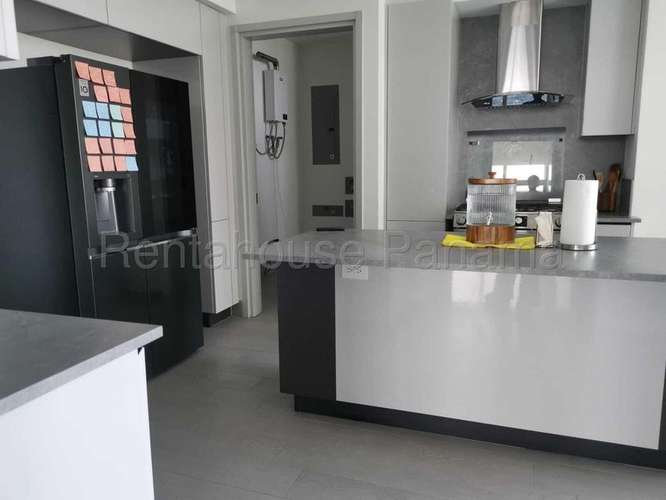 Penthouse en Alquiler en PH Ivy Tower, Santa María KC