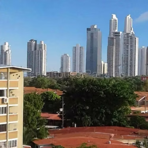 Apartamento en Venta en PH Torres del Este, Campo Limberg KC