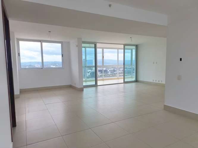 Apartamento en Costa del Este I con amplio balcon y excelente ubicación - Imagen 1