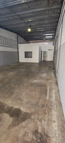 Alquilo Galera con Oficina (No Intermediarios)  - Imagen 4