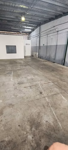 Alquilo Galera con Oficina (No Intermediarios)  - Imagen 2