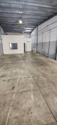 Alquilo Galera con Oficina (No Intermediarios)  - Imagen 3