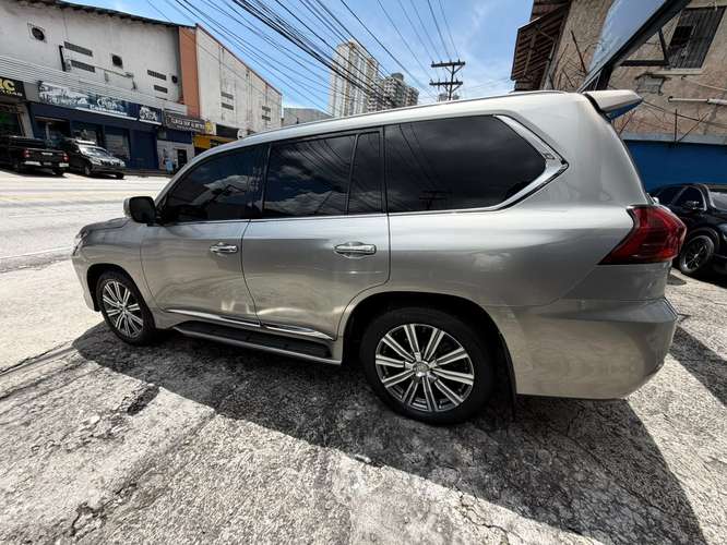 LEXUS LX570 AÑO 2017 AUTOMATICA 4X4 FULL EXTRAS CON SUN ROOF UNICO DUEÑO