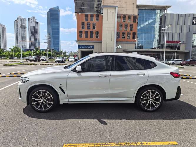 BMW X4 Paquete M 2024 COMO NUEVO 