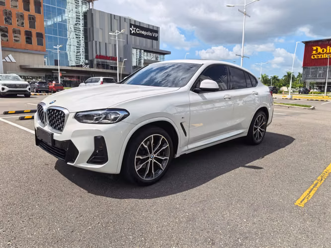 BMW X4 Paquete M 2024 COMO NUEVO 