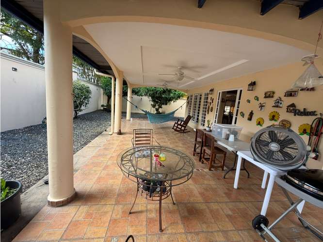 SE VENDE AMPLIA CASA ANCON LAS HUACAS RAINFOREST VILLAS 523M  2 PISOS