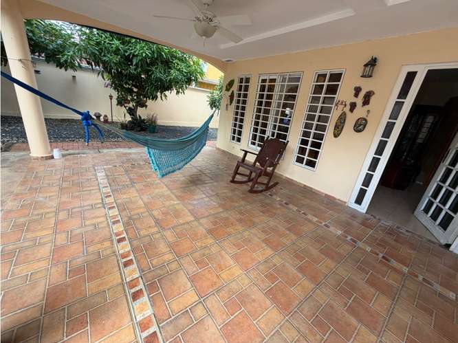 SE VENDE AMPLIA CASA ANCON LAS HUACAS RAINFOREST VILLAS 523M  2 PISOS