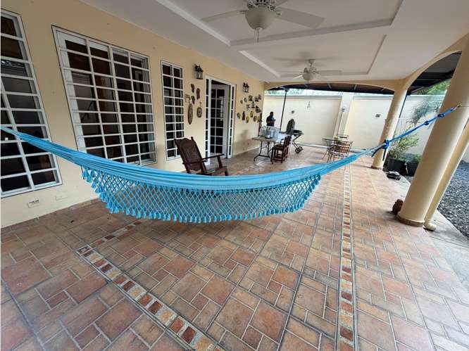 SE VENDE AMPLIA CASA ANCON LAS HUACAS RAINFOREST VILLAS 523M  2 PISOS