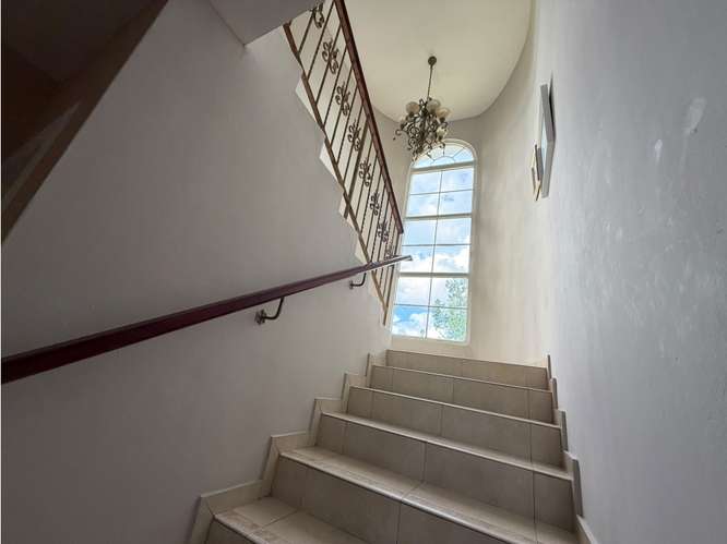 SE VENDE AMPLIA CASA ANCON LAS HUACAS RAINFOREST VILLAS 523M  2 PISOS