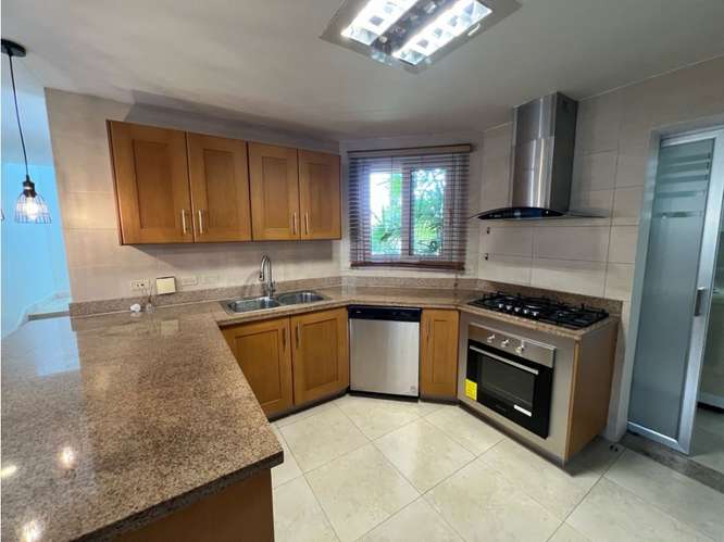 SE VENDE CASA TUCAN COUNTRY CLUB 521mts 765K
