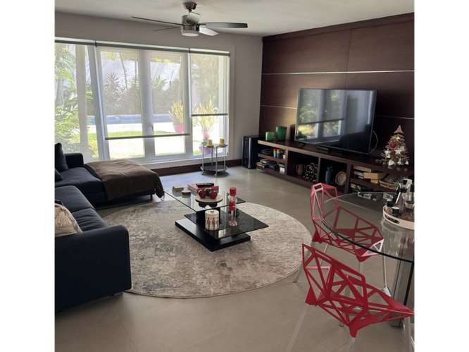 BETANIA / LOS ANGELES / 484M / 4 HABITACIONES / 4 PARKING / 2 NIVELES