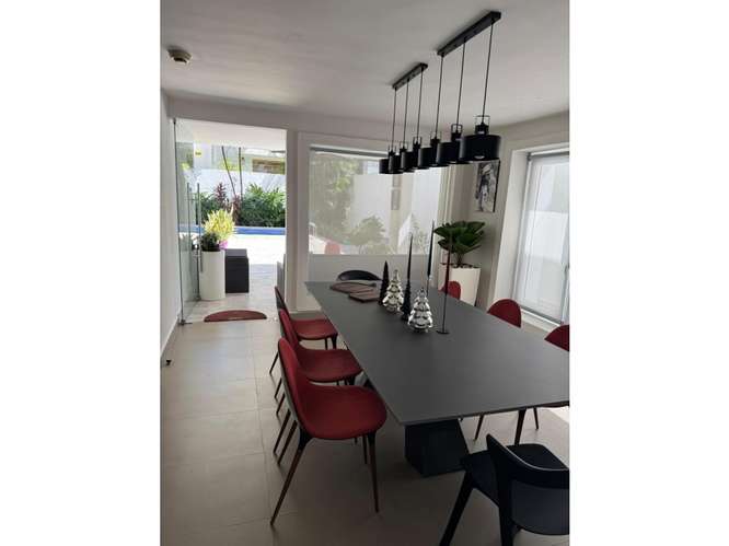 BETANIA / LOS ANGELES / 484M / 4 HABITACIONES / 4 PARKING / 2 NIVELES