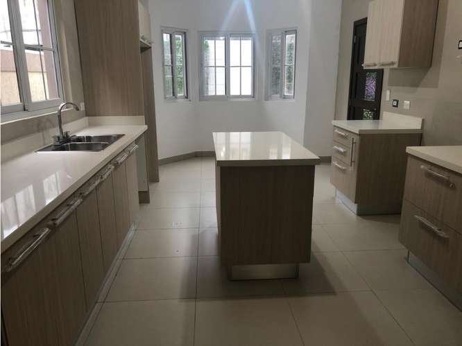 COSTA SUR / EL DORAL / 351M / 4 HABITACION / VACIA / ESTENAR PREVENTA