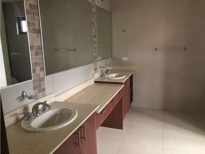 COSTA SUR / EL DORAL / 351M / 4 HABITACION / VACIA / ESTENAR PREVENTA
