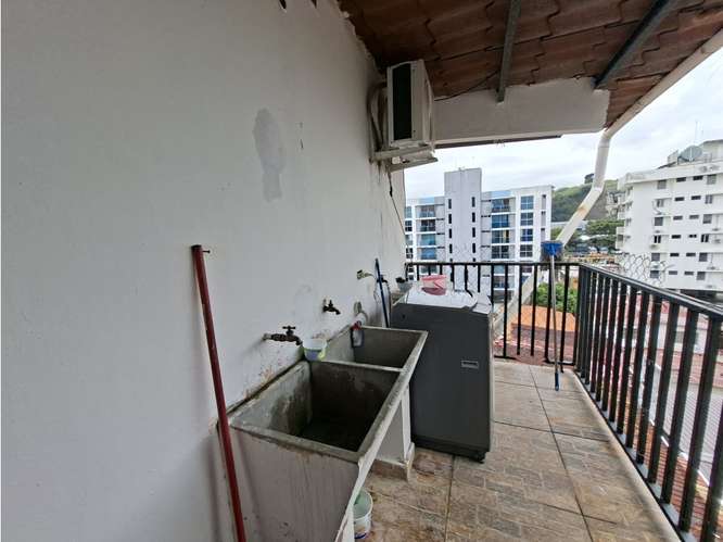 SE VENDE CASA EL CRISOL ALTOS DEL CRISOL 237M 3 HABITACION PATIO
