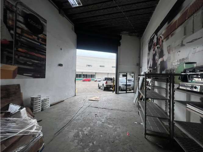 COSTA DEL ESTE / PARQUE INDUSTRIAL / 800M / 3 NIVELES / 4 OFICINAS