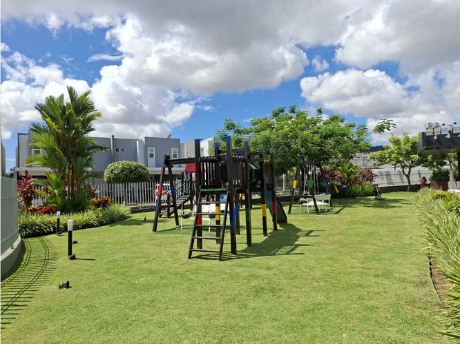 BRISAS DEL GOLF / VICTORIA / 200M / 3 HABITACIONES / PATIO / DUPLEX