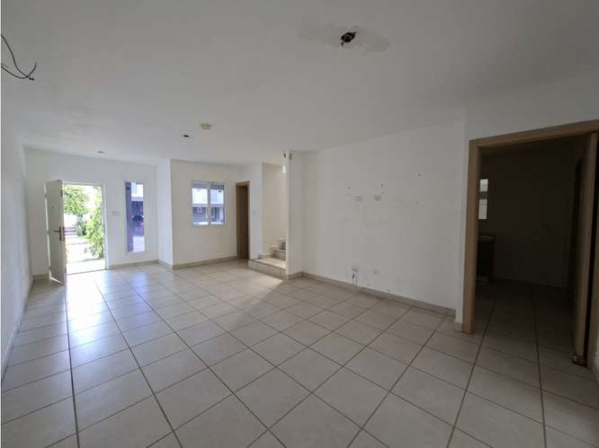 BRISAS DEL GOLF / VICTORIA / 200M / 3 HABITACIONES / PATIO / DUPLEX