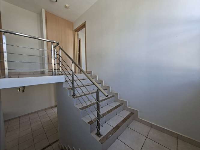 BRISAS DEL GOLF / VICTORIA / 256M / 3 HABITACIONES / PATIO / DUPLEX