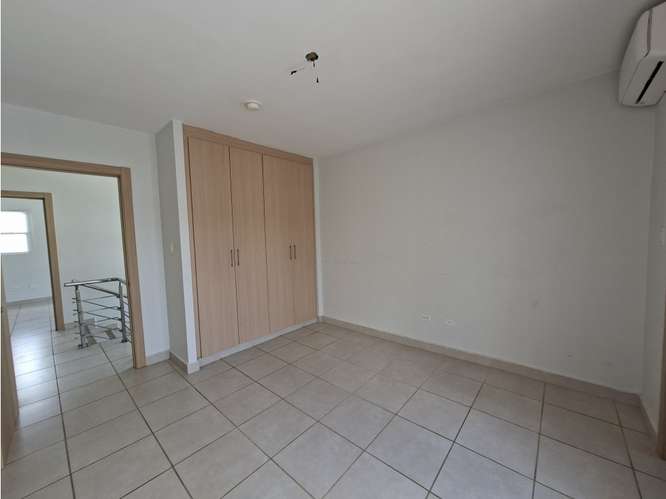BRISAS DEL GOLF / VICTORIA / 256M / 3 HABITACIONES / PATIO / DUPLEX