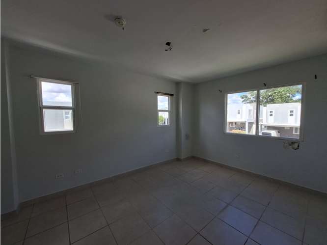 BRISAS DEL GOLF / VICTORIA / 256M / 3 HABITACIONES / PATIO / DUPLEX