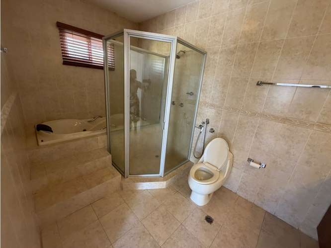 SE VENDE CASA ANCON LAS HUACAS RAINFOREST VILLAS 450M 4 HABITACIONES