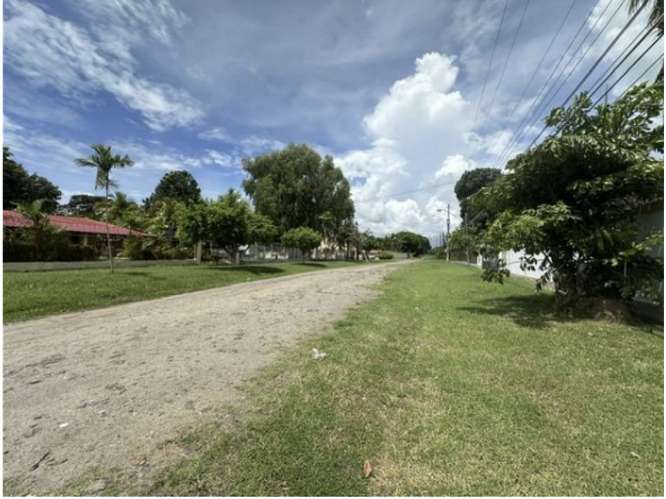 SE VENDE CASA 600M EN CHAME GORGONA CON  PISCINA Y JACUZZI CERCADA - Imagen 11