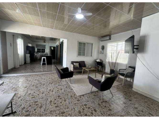 SE VENDE CASA 600M EN CHAME GORGONA CON  PISCINA Y JACUZZI CERCADA - Imagen 3