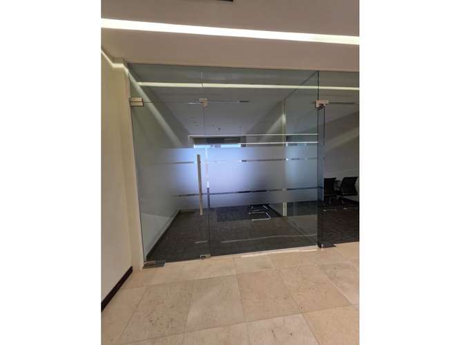 OFIBODEGA / PLAZA DEL ESTE CENTER / 398M / DIVISIONES  / 2 NIVELES