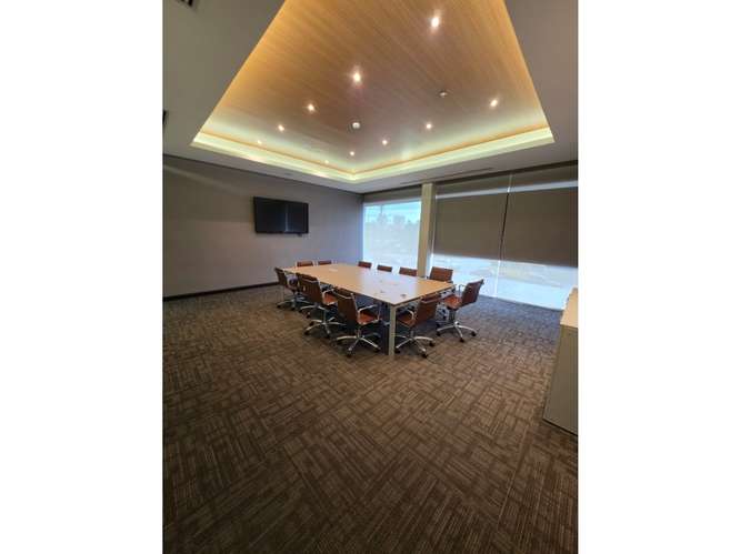 OFIBODEGA / PLAZA DEL ESTE CENTER / 398M / DIVISIONES  / 2 NIVELES