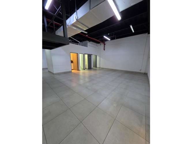 OFIBODEGA / PLAZA DEL ESTE CENTER / 398M / DIVISIONES  / 2 NIVELES