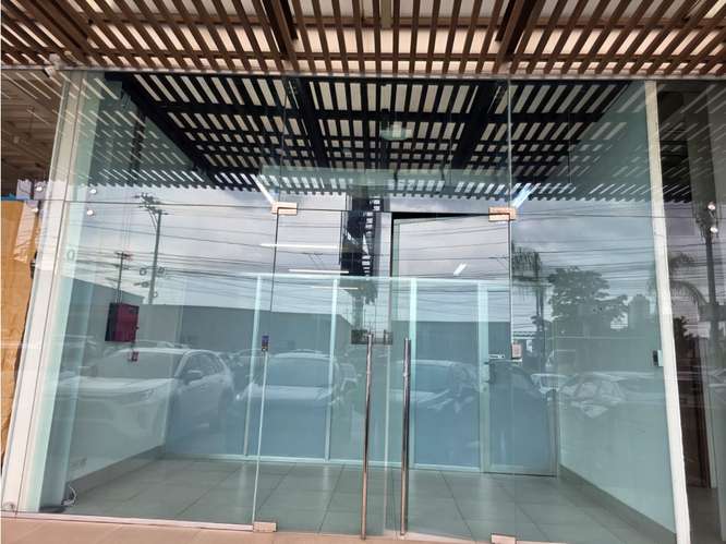 OFIBODEGA / PLAZA DEL ESTE CENTER / 398M / DIVISIONES  / 2 NIVELES