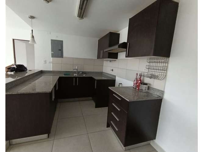 SE ALQUILA APARTAMENTO 100M EN PANAMA PACIFICO PH MIDRISE  VACIO - Imagen 5