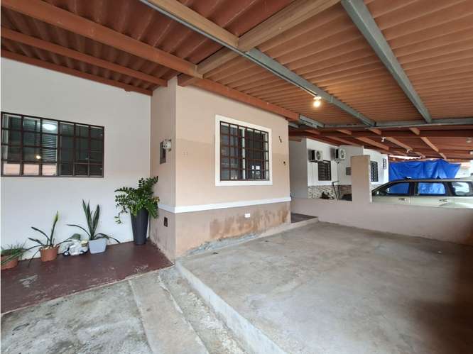 SE VENDE CASA EN LOS CASTAÑOS ARBOLEDAS LOS CASTAÑOS 170M 3 HABITACION