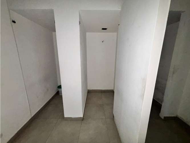 LOCAL COMERCIAL / LOS ANDES MALL  /  175M2 / PLANTA BAJA - Imagen 12