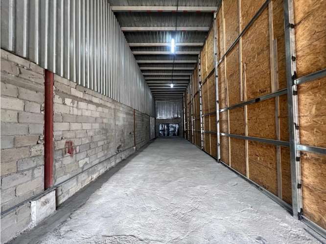 SE VENDE GALERA COMERCIAL TOCUMEN PARQUE INDUSTRIAL 180M AMPLIO - Imagen 4