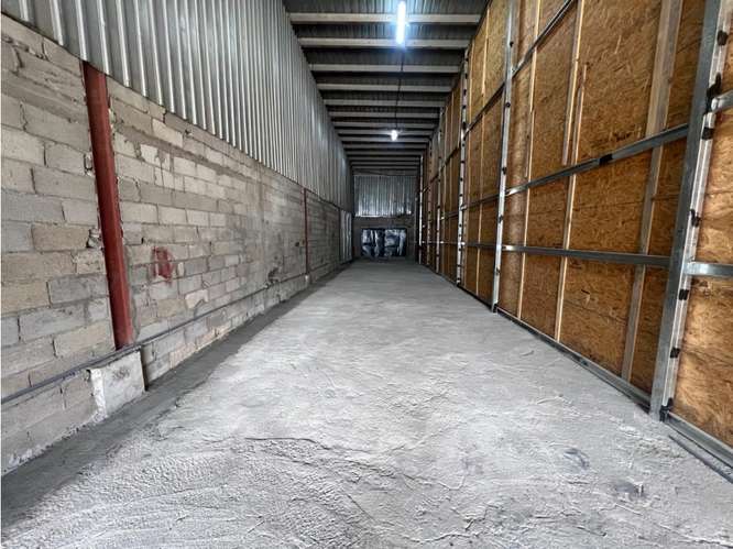 TOCUMEN / PARQUE INDUSTRIAL / GALERA COMERCIAL / 180M / AMPLIO