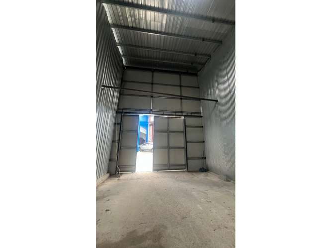SE ALQUILA GALERA COMERCIAL 200M EN LAS MAÑANITAS PARQUE INDUSTRIAL