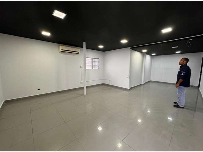 24 DE DICIEMBRE / GALERA COMERCIAL / CON OFICINA /  2014M - Imagen 6