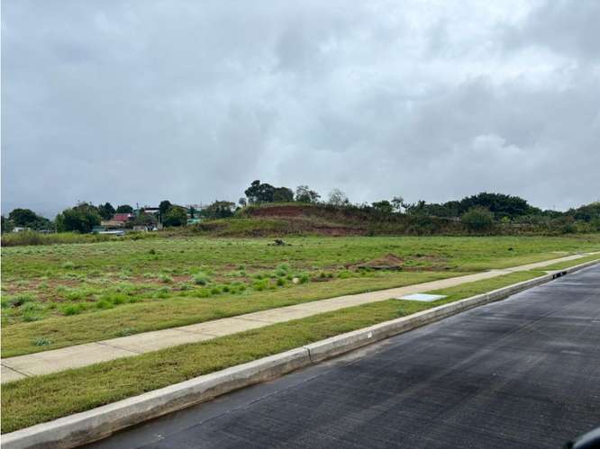 TERRENO EN PARQUE INDUSTRIAL / TOCUMEN STORAGE COMPLEX / 2,500 M2