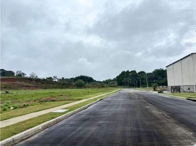 TERRENO EN PARQUE INDUSTRIAL / TOCUMEN STORAGE COMPLEX / 2,500 M2