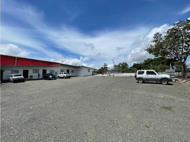 SE VENDE TERRENO CHORRERA 1800M PLANO SOBRE VIA ASFALTADA INVERSIÓN