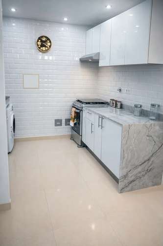 Venta Obarrio 1 habitacion, 2 baños, semi-amoblado  - Imagen 3