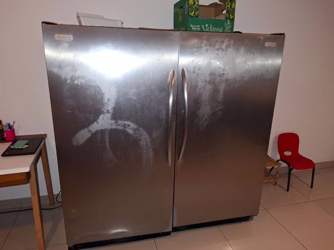 Refrigerador + Congelador Frigidaire Professional – 2 Unidades – $650