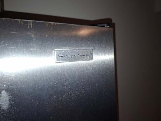 Refrigerador + Congelador Frigidaire Professional – 2 Unidades – $650