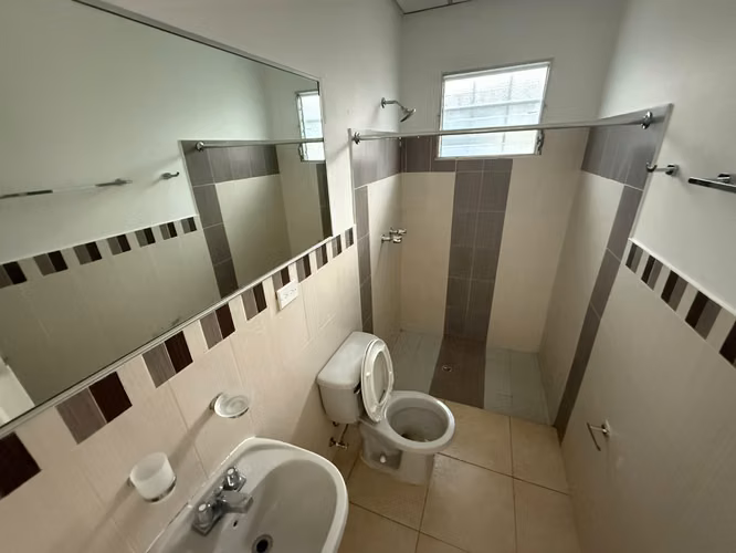 Casa 1 planta, 3 recámaras, Villas de Andalucía, Don Bosco, zona Versalles – Alquiler, opción a compra o venta
